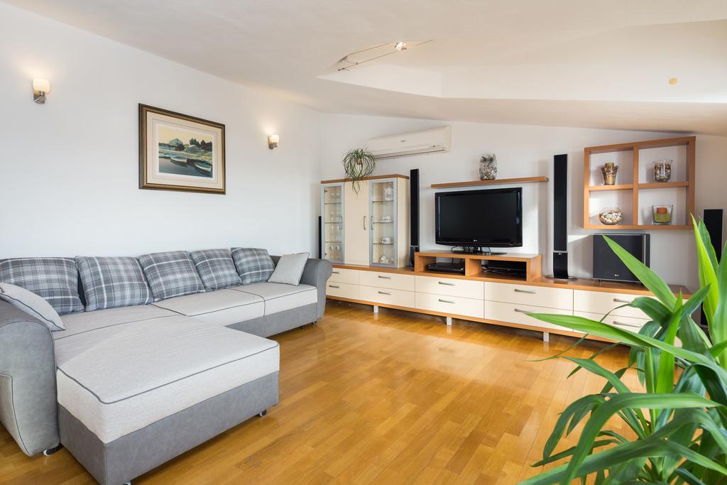 Apartment Marelux Kaštela エクステリア 写真