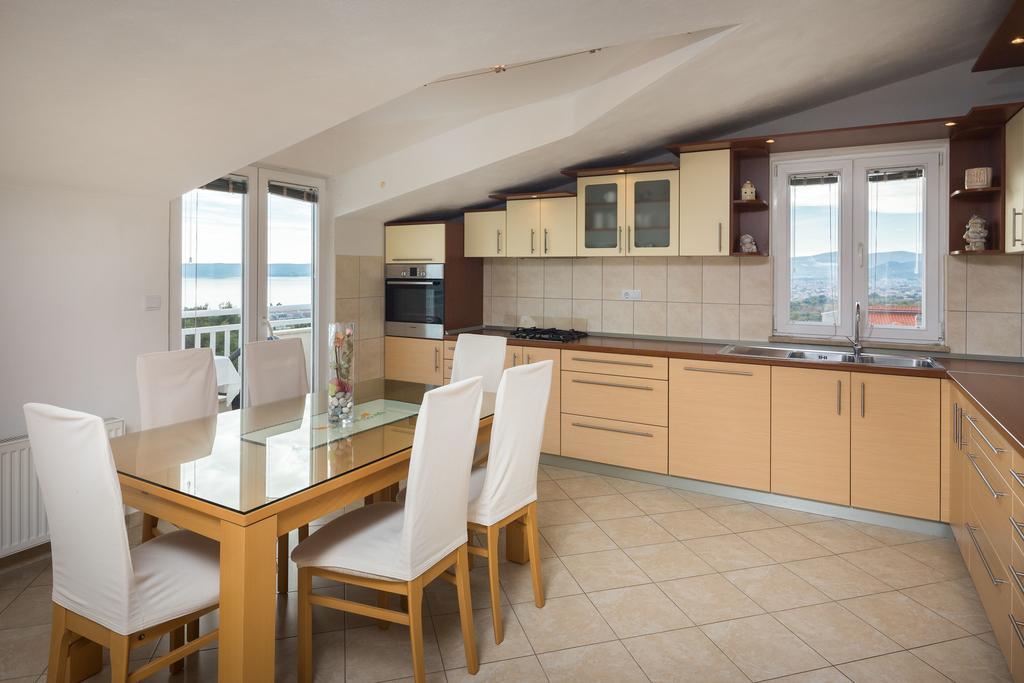 Apartment Marelux Kaštela エクステリア 写真